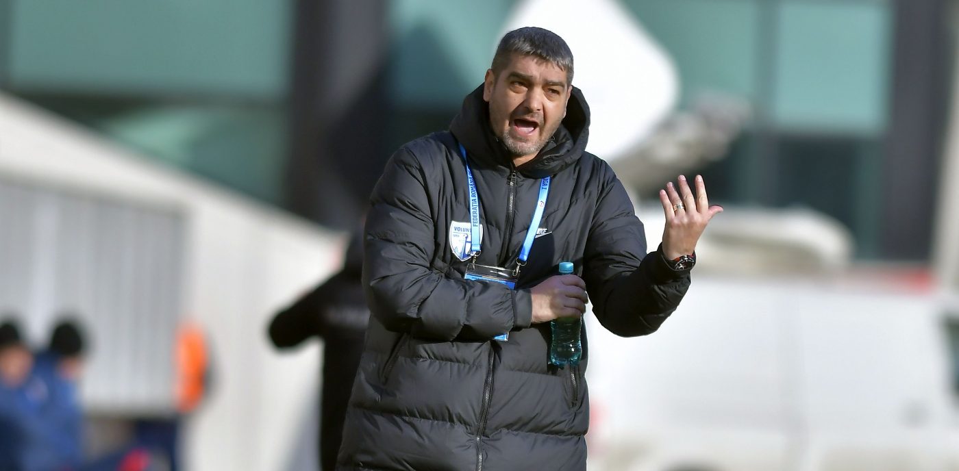 Constantin Budescu, sub lupa antrenorului Liviu Ciobotariu, după Chindia – FC Voluntari: „Nu e sută la sută! Are nevoie de asta”