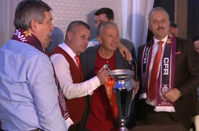 Transfer de titlu! Fotbalistul a semnat cu CFR Cluj! Ce lovitură dată de Dan Petrescu și Neluțu Varga! EXCLUSIV