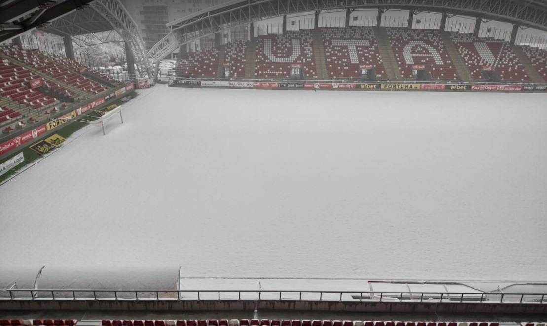 Stadionul celor de la UTA, „înghițit” de zăpadă! De ce nu s-a pornit sistemul de încălzire