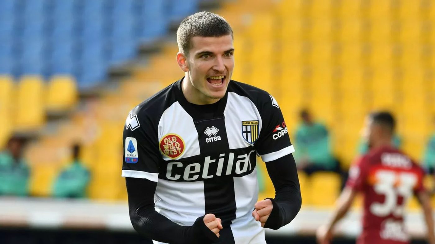 Ce transfer ar fi pentru Valentin Mihăilă! De pe banca de rezerve a Parmei, înapoi în Serie A, direct în Europa League