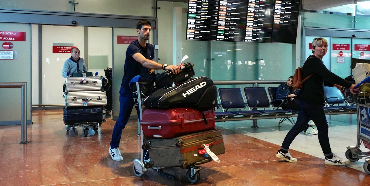 De necrezut cât de repede îl dau afară australienii pe Novak Djokovic! I-au aranjat deja zborul într-o țară în care sârbul are „viză de aur”