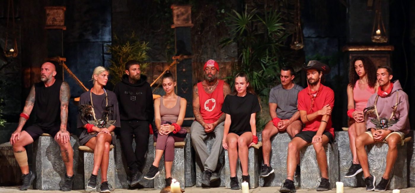 A plecat de la Survivor România 2022 și face praf echipa „Faimoșilor”! Robert Niță, fără milă: „Faceți de fațadă, de perverși ce sunteți!”. Cine e cel mai slab: „Dacă țipi de două ori la el, s-a tăiat. E praf!”