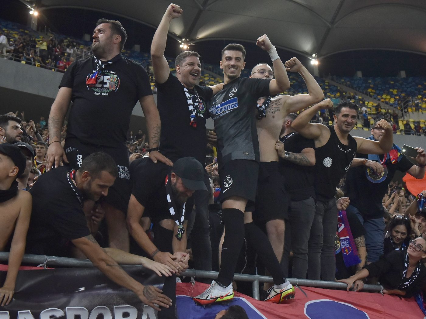 Andrei Vlad, luat la țintă de ultrașii din Peluza Nord. „Prin comportamentul său, o să-și bată singur cuie în talpă! Ne curăță întotdeauna înainte de play-off”