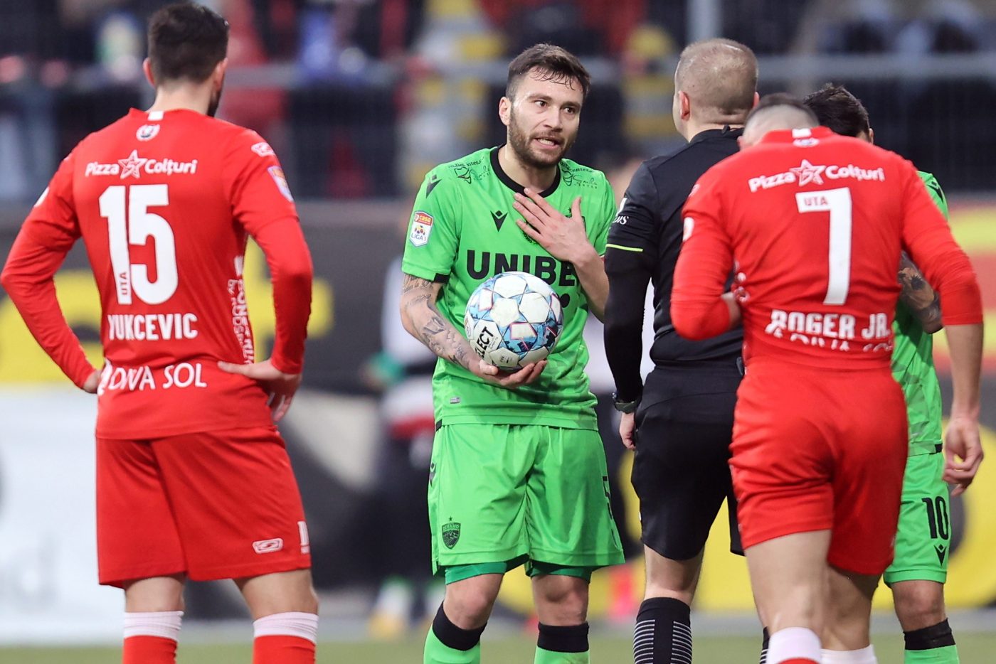 Oficial! Cine sunt cei doi arbitri care vor conduce prima manșă a barajelor U Cluj – Dinamo și Chiajna – Chindia Târgoviște