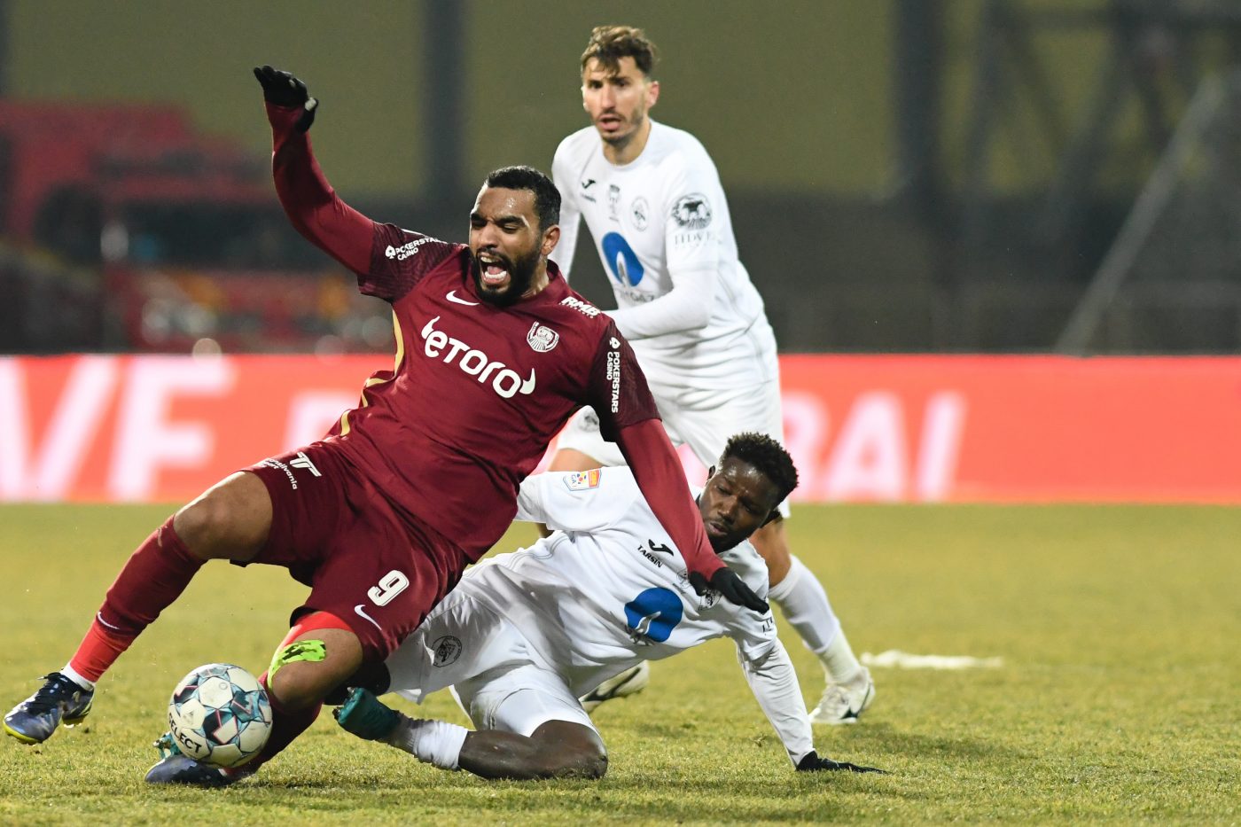 Billel Omrani pleacă de la CFR Cluj. „Are oferte mult mai bune decât ceea ce i s-a oferit până acum!” Ce i-a promis lui Dan Petrescu