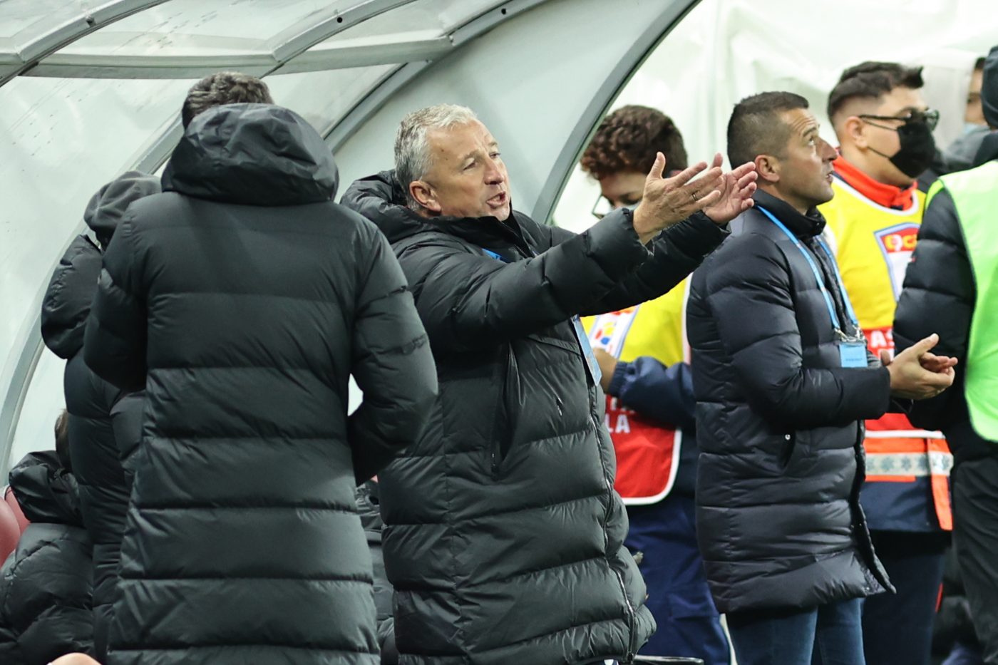 Dan Petrescu, explicații după deciziile bizare luate în CFR – UTA: „Măcar nu am mai fost egalaţi în ultimul minut” Ce spune „Bursucul”