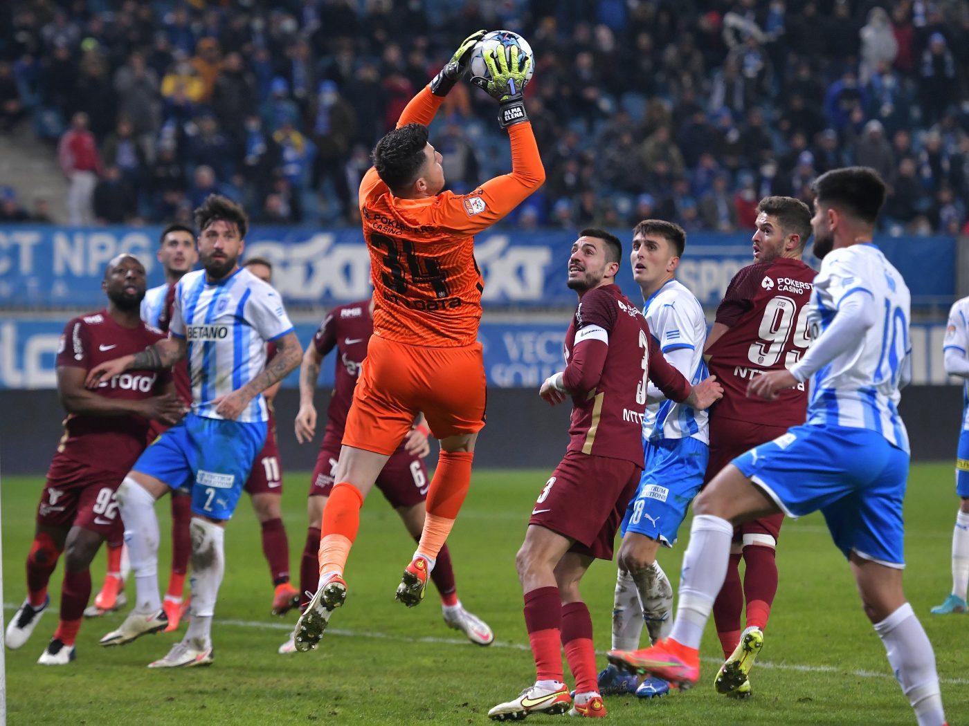 CFR Cluj renunță la încă un jucător! Un fost fotbalist al FCSB-ului e ca și plecat de la campioana României după 6 luni de coșmar