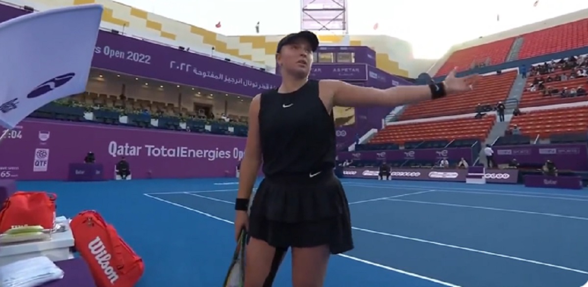Jelena Ostapenko s-a dat din nou în stambă! Ce i-a putut reproșa letona adversarei de la Doha, chiar pe teren, la doar o săptămână după meciul de pomină cu Simona Halep | VIDEO