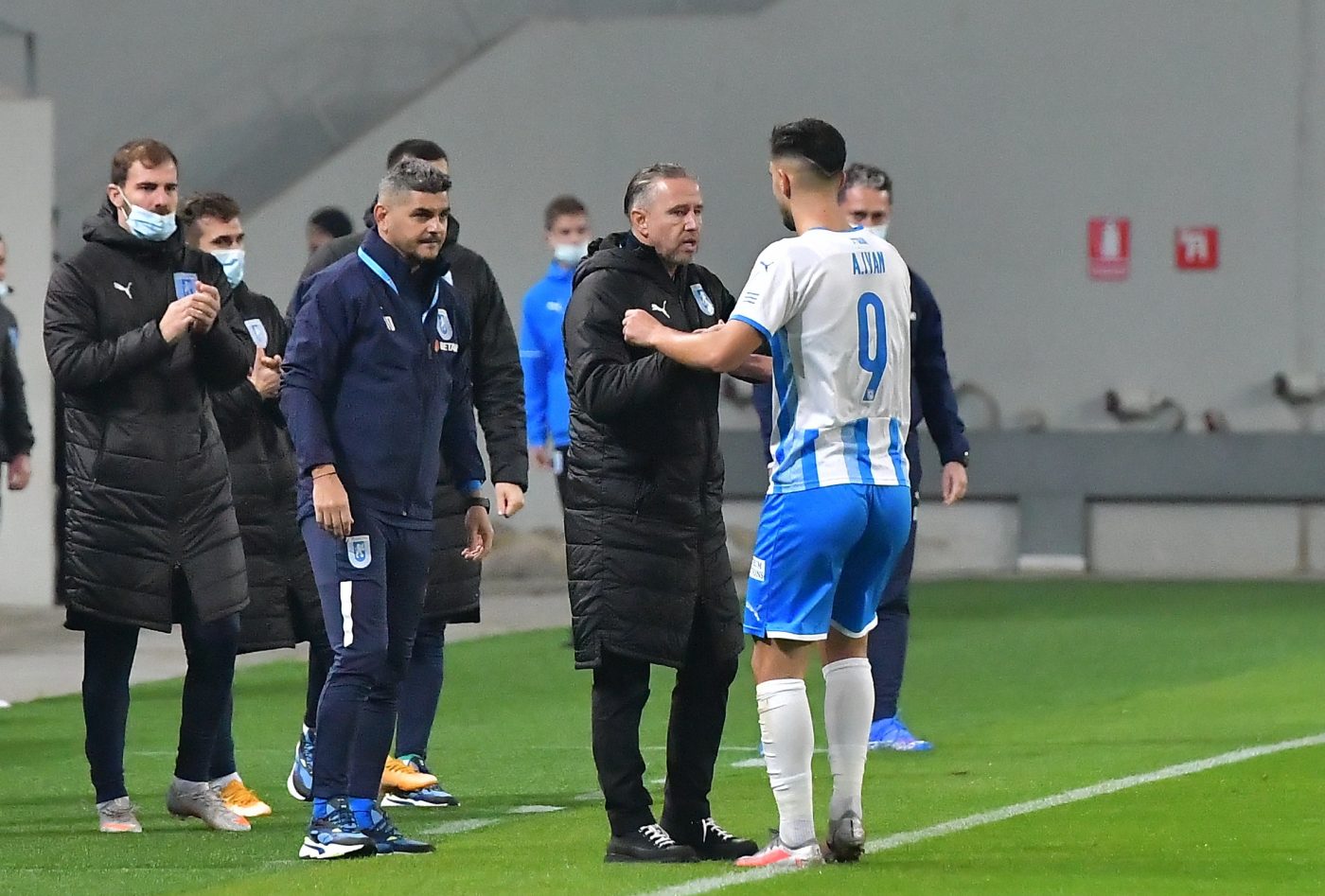 Laurențiu Reghecampf, lucrat de fotbaliștii de la Universitatea Craiova? Reacția antrenorului: „Jucătorii să trântească meciul cu CFR Cluj?”