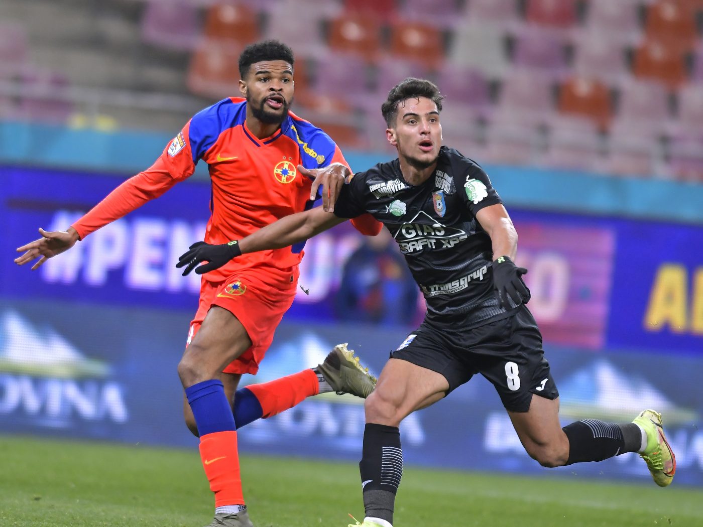 Malcom Edjouma a impresionat la debutul la FCSB. „I-am recunoscut forța!” / „Profilul lui este cam acela pe care și-l dorește orice antrenor!”