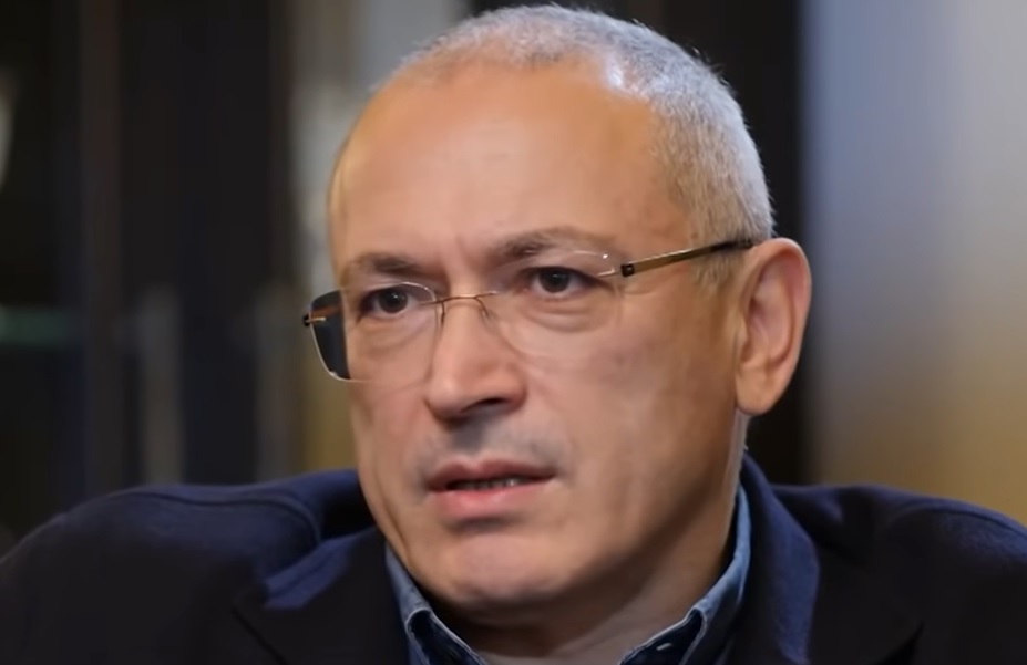 A fost cândva cel mai bogat om din Rusia, iar acum e unul dintre cei mai mari dușmani ai președintelui! Afaceristul Mihai Hodorkovski le cere rușilor să înceapă Revoluția: „E posibilă când Vladimir Putin moare!”