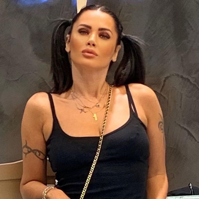 Oana Zăvoranu, relație amoroasă cu Cristi Pulhac? Fostul fotbalist al lui Dinamo ar lua-o de nevastă dacă nu ar fi deja însurat, iar vedeta i-a dat un răspuns pe măsură: „Sunt măritată, dar asta nu înseamnă că nu poți să ai simpatii”
