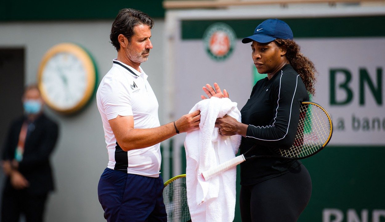 Patrick Mouratoglou, proprietarul academiei la care se va antrena Simona Halep, și-a spus părerea sinceră despre Novak Djokovic: „Chiar dacă majoritatea oamenilor sunt împotriva lui, merită respect total!”