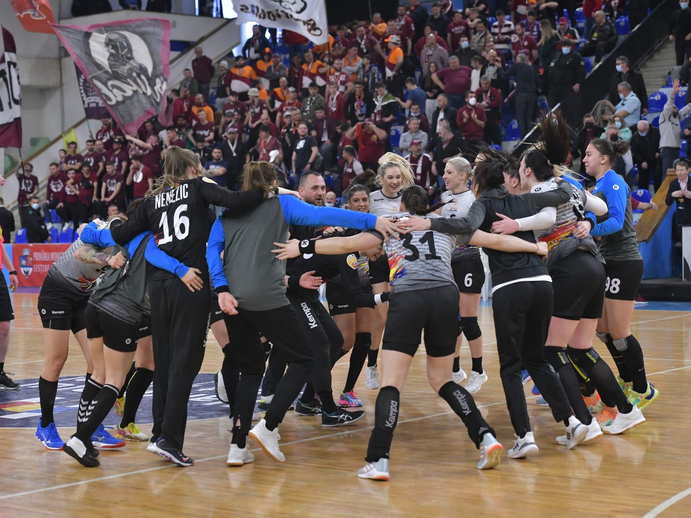 Gloria Buzău s-a impus în derby-ul cu Rapid București, din etapa a 15-a a Ligii Naţionale de handbal feminin