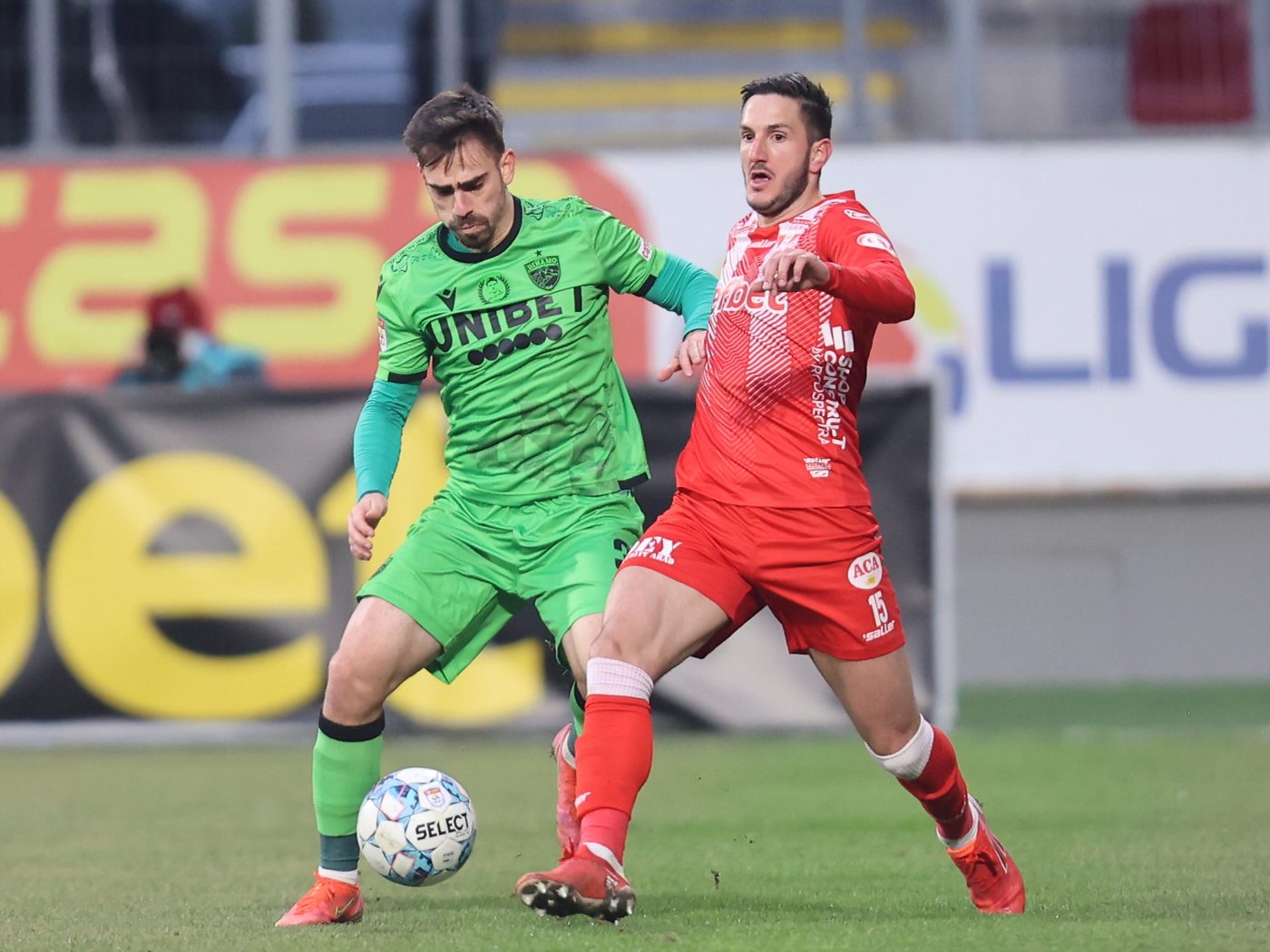 UTA – Dinamo 0-0. „Câinii” smulg un punct la Arad, deși Marco Ehmann și Alex Răuță au văzut cartonașul roșu