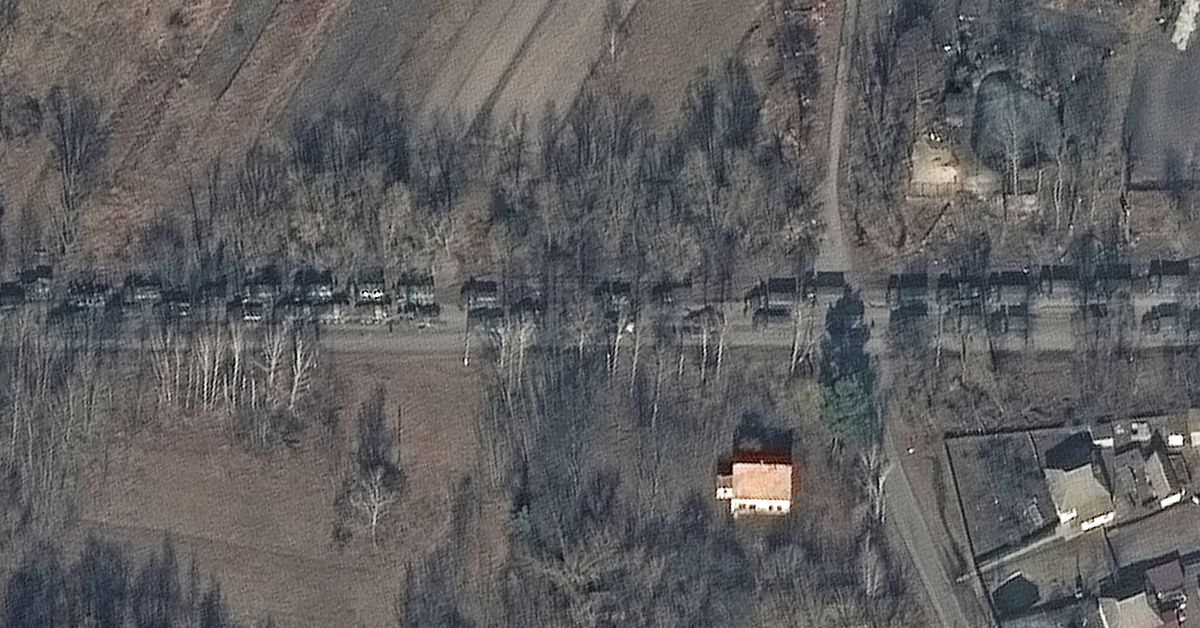 Imaginile terorii, captate prin satelit, bagă groaza în ucraineni și, mai ales, în luptătorii din Kiev, printre care se află și fotbaliștii lui Dinamo! Vladimir Putin a trimis un convoi militar de peste 3 kilometri: sute de tancuri, mașini blindate, mașini de artilerie și aparatură logistică! FOTO
