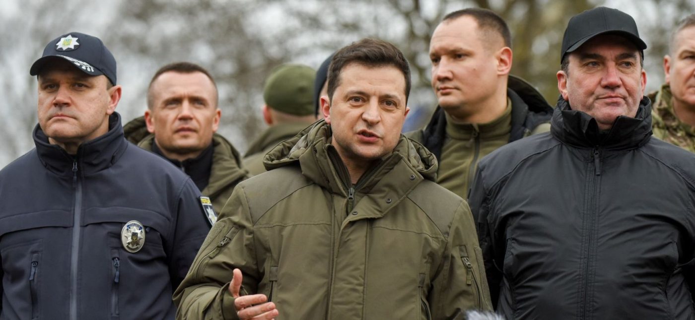 Eroul Volodimir Zelenski e un geniu al strategiei și a anunțat un salariu uriaș pentru fiecare om care apără Ucraina cu arma în mână! Imediat, un fost campion mondial la box s-a înrolat, urmând exemplul fraților Klitschko: „Cu suma asta îi vom plăti pe toți”