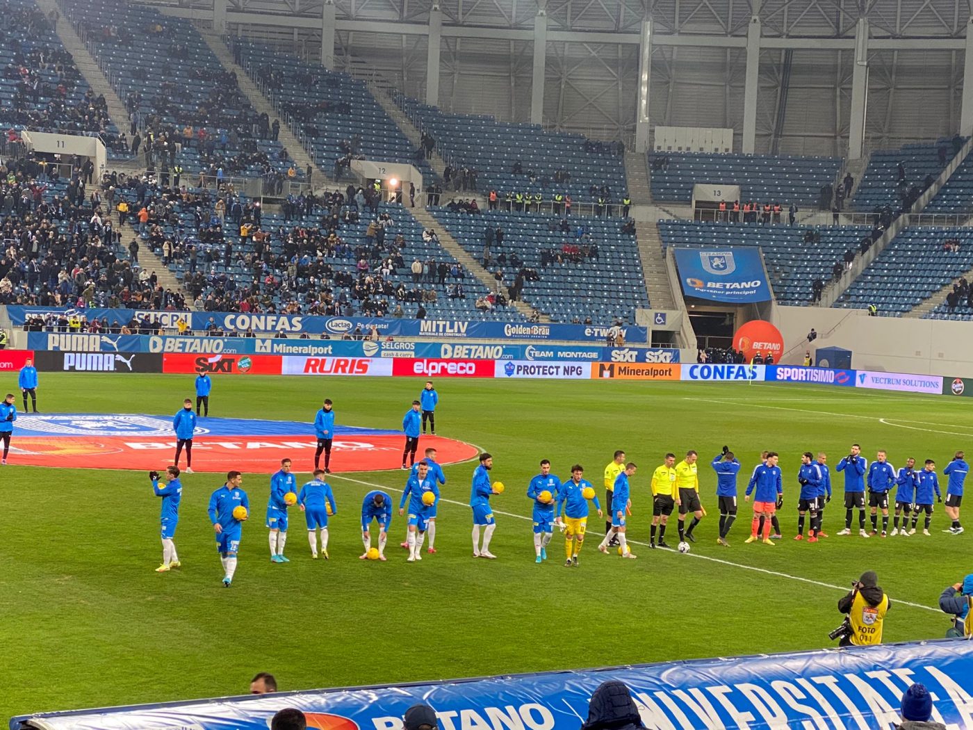 Universitatea Craiova – FC U Craiova 1-0, Live Video Online, în etapa 26 din Liga 1 | Pauză în Bănie! Echipa lui Laurențiu Reghecampf intră în avantaj la vestiare