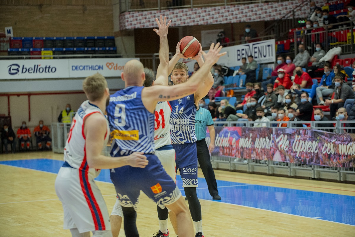 CSM Oradea, victorie importantă în FIBA Europe Cup la baschet masculin! Continuă parcursul foarte bun în aceastîă competiție