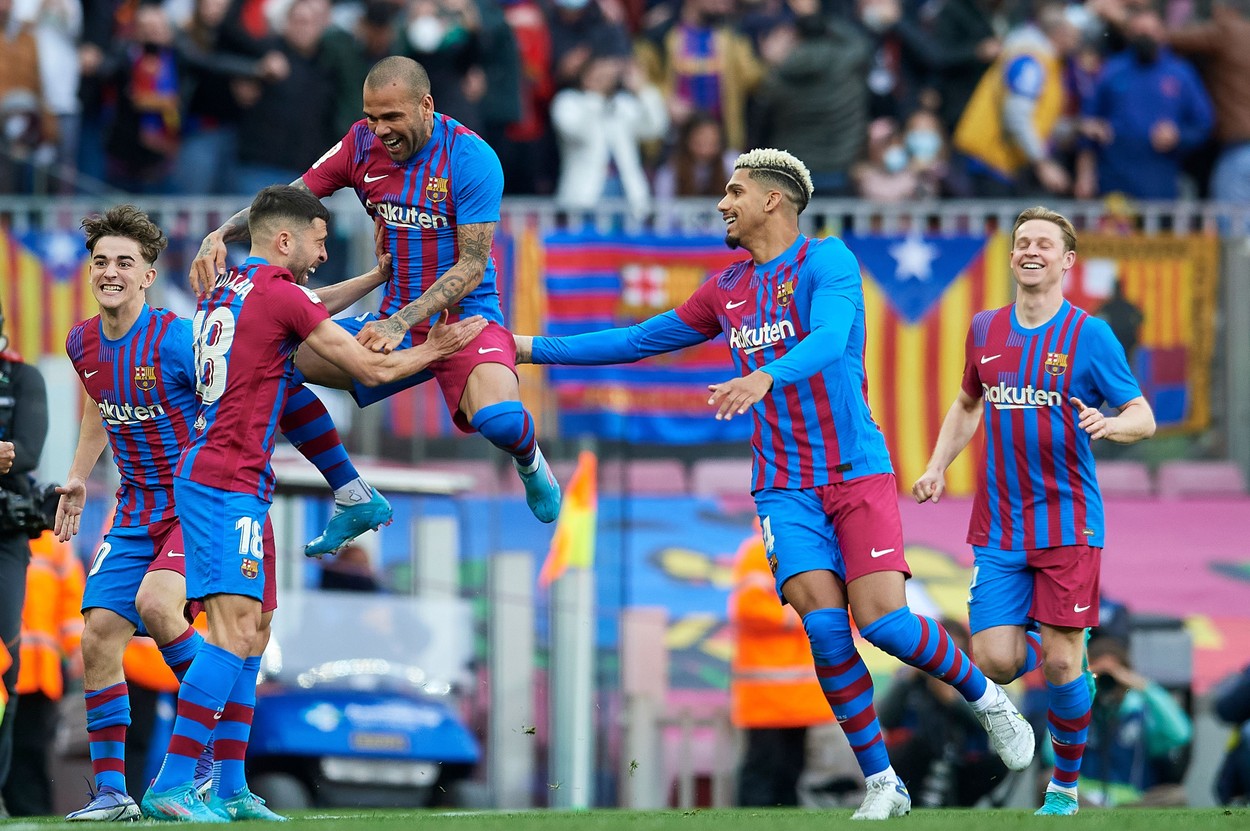 Saisprezecimile Europa League: Barcelona – Napoli și Dortmund – Rangers sunt meciurile serii. Valentin Mihăilă poate debuta în competiție