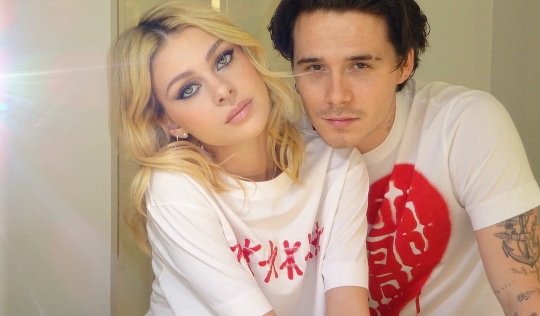 David și Victoria Beckham au primit o veste care i-a luat prin surprindere total: Brooklyn Beckham, fiul lor cel mare, se însoară cu Nicola Peltz și fac nuntă tradițional evreiască! Băiatul fostului fotbalist va purta kippot pe cap