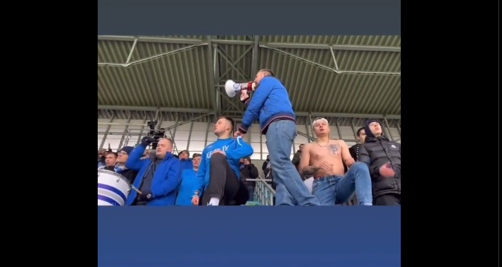 Gestul de milioane făcut de suporterii lui Dinamo Moscova pentru antrenorul secund ucrainean! Este o palmă usturătoare dată de iubitorii de fotbal din Rusia pe obrazul gros al lui Vladimir Putin, după pornirea războiului | VIDEO