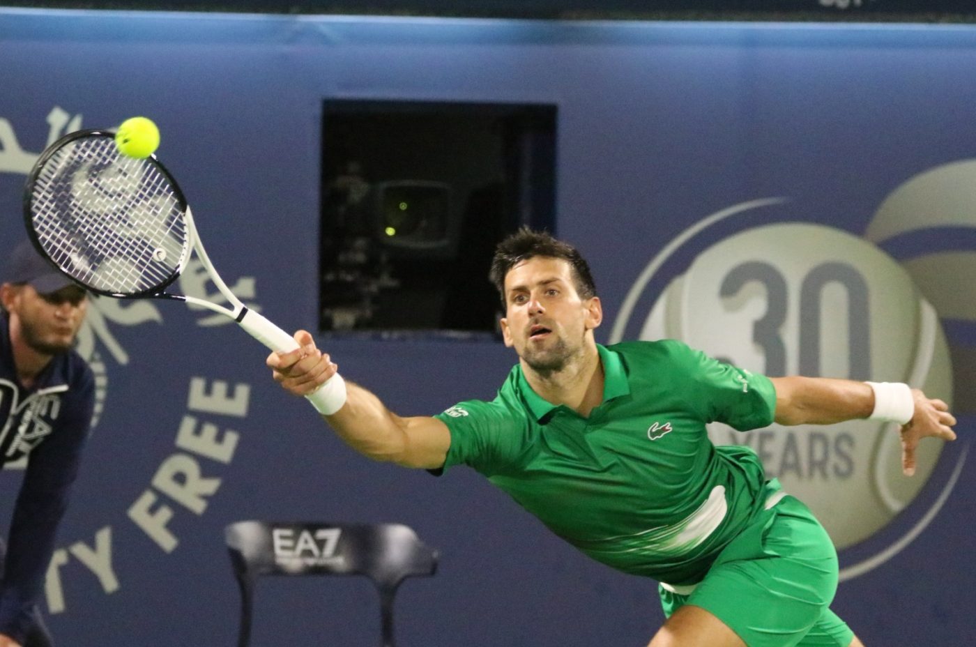 Sârbul Novak Djokovic este în mare formă la Dubai! L-a pus în genunchi pe adversar | GALERIE FOTO