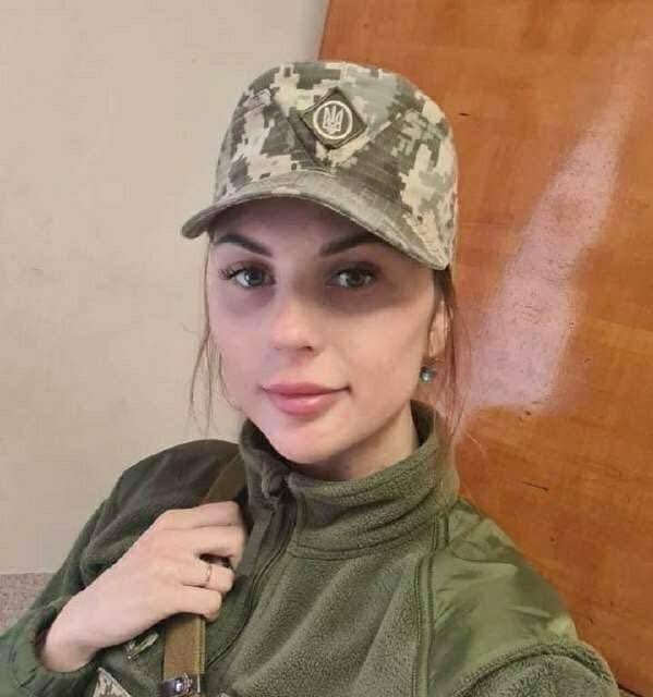 Povestea campioanei la biatlon care se pregătește să ucidă ruși! E expertă în tras cu arma cu aer comprimat și s-a înrolat în armata ucraineană