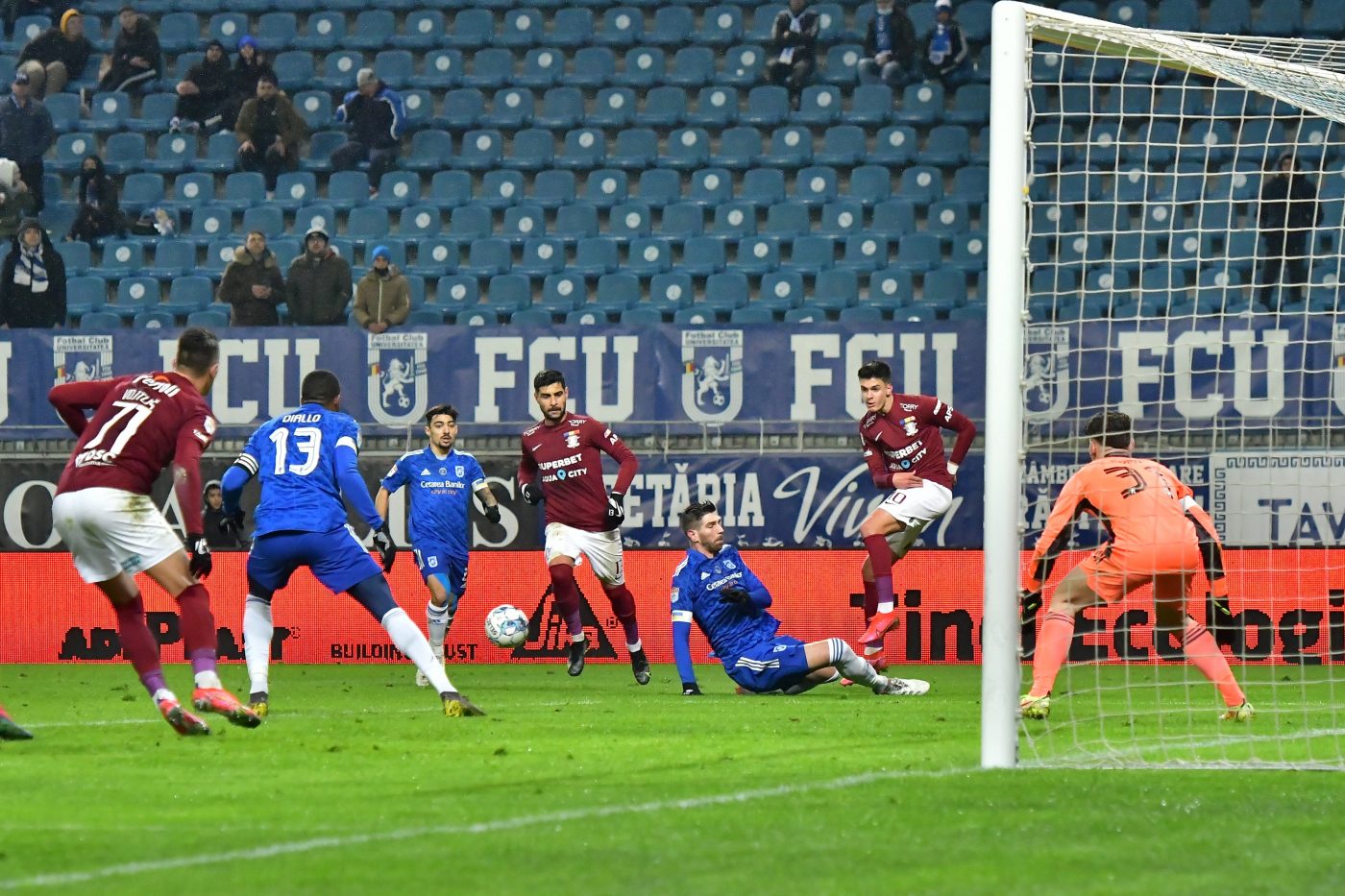 FC U Craiova 1948 – Rapid 3-2. Oltenii, victorie spectaculoasă în fața giuleștenilor! Scaunul lui Mihai Iosif tremură după eșecul din Bănie | VIDEO