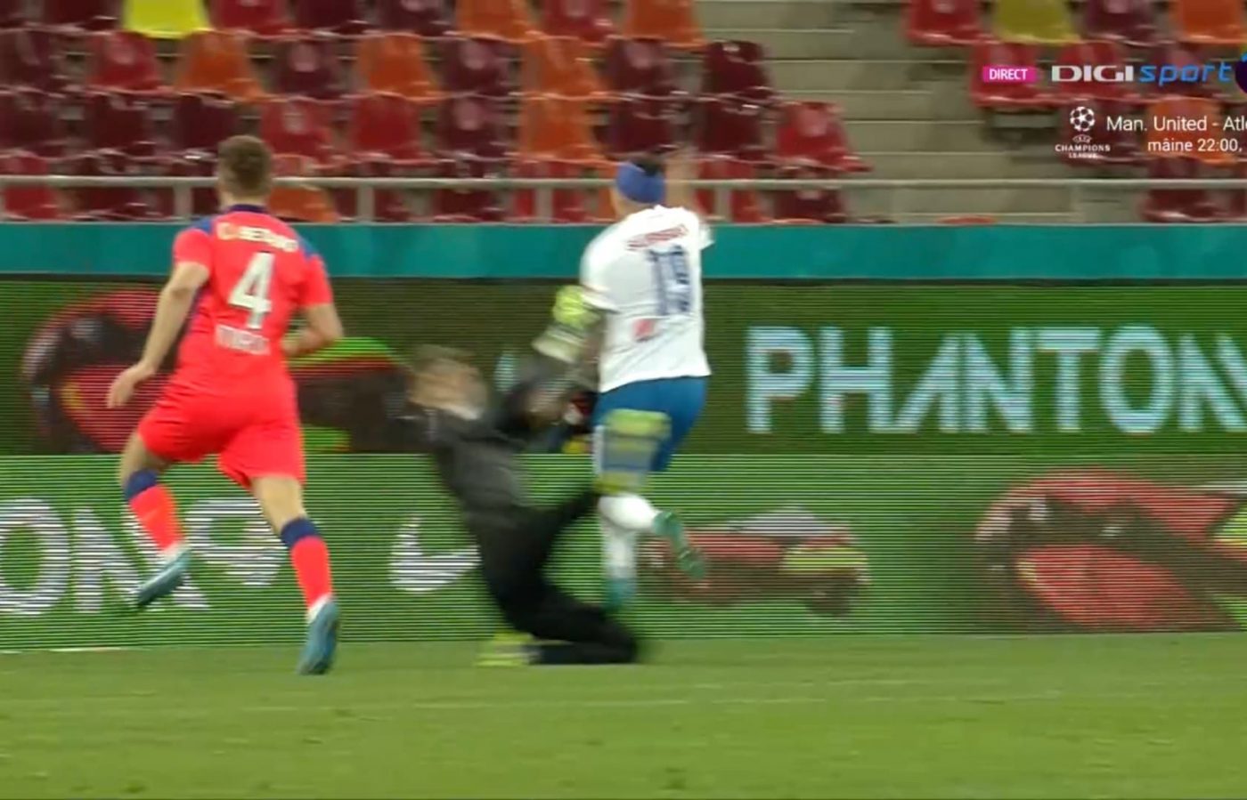 Fază controversată în careul FCSB! Gică Hagi a solicitat penalty după ce Ștefan Târnovanu l-a faultat în careu pe Moldoveanu | VIDEO