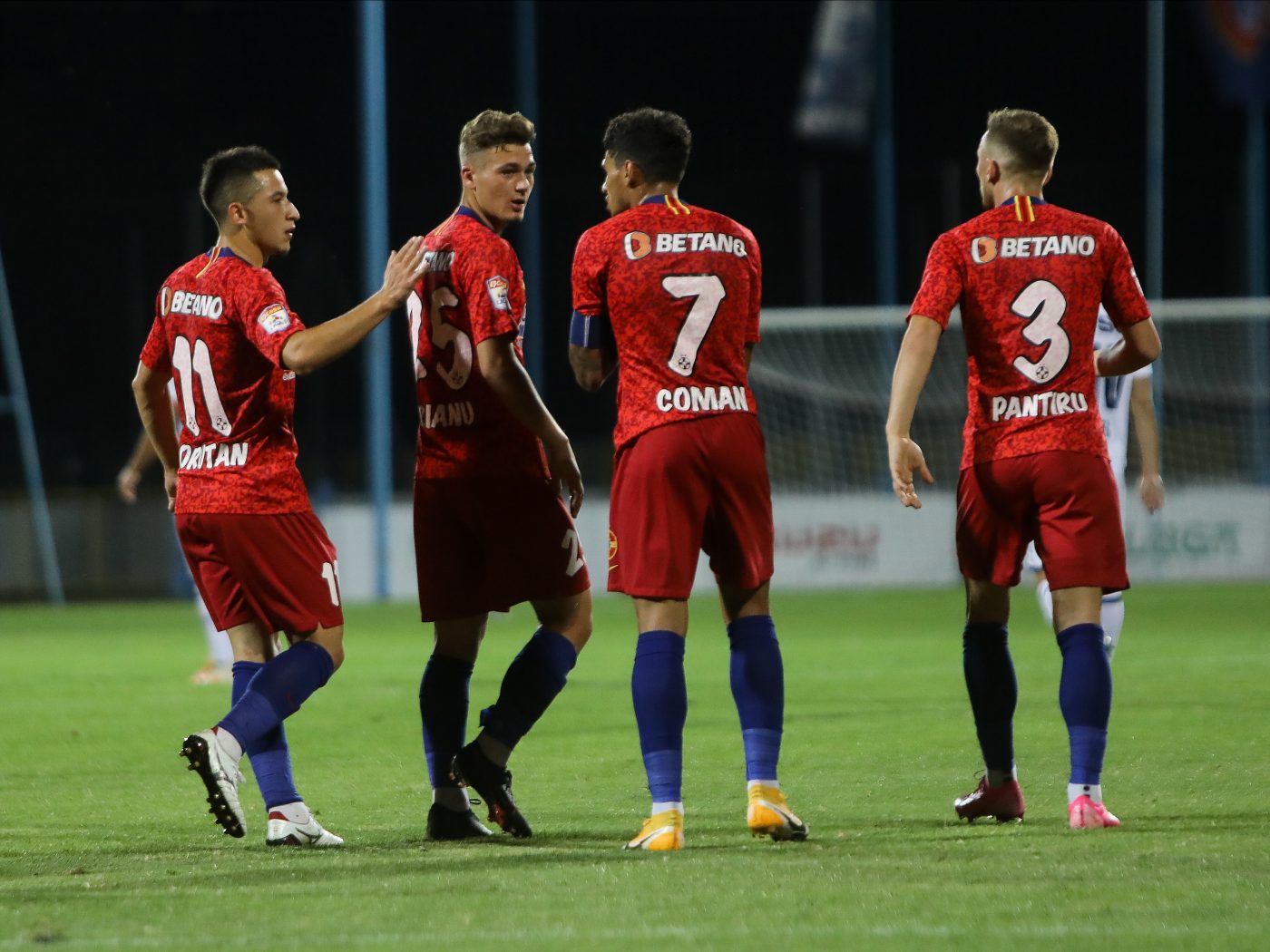 Florinel Coman e considerat potențial „distrugător” de tineri fotbaliști la FCSB! Ce i-a transmis un oficial important unui jucător care petrecea timpul liber cu „Mbappe”: „Nu mai stă cu el! Viața lui extrasportivă nu e un model” | EXCLUSIV