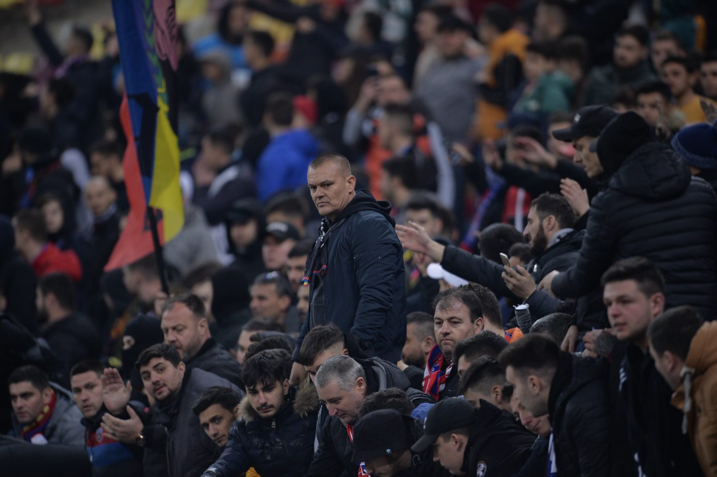 Cum se apără Gheorghe Mustață după ce ultrașii rivalelor l-au făcut „sifonul” polițiștilor. Războiul cu cei de la CSA Steaua: „Să dovedească că eu am făcut denunț și le dau stegul Peluzei Nord să îl ardă!” | EXCLUSIV