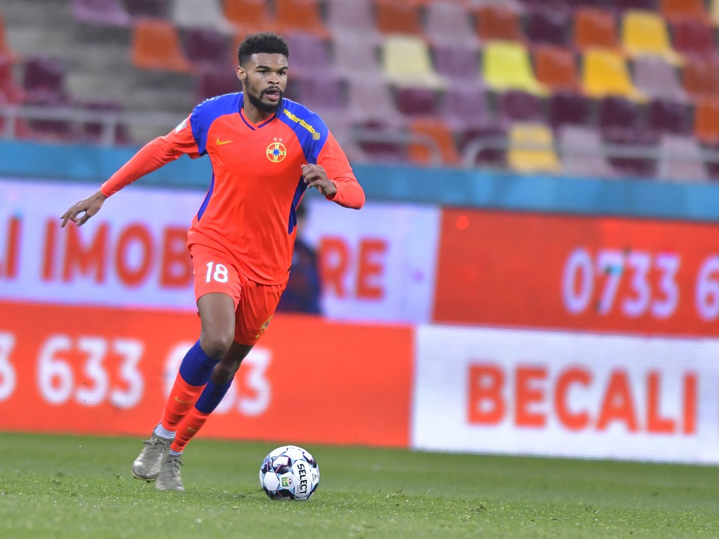 Preferatul lui Gigi Becali, sfaturi pentru FCSB! L-a analizat pe Malcom Edjouma și a tras concluziile. „Poate evolua ca număr 6, dar trebuie să ai o apărare bună”