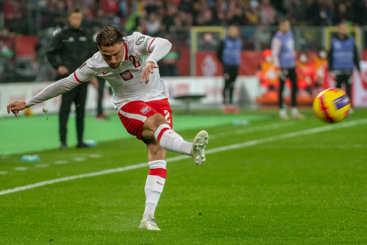Fotbalistul englez Matty Cash a sărbătorit cu fast calificarea la CM 2022 din Qatar a Poloniei, după ce și-a schimbat naționalitatea și a ajutat-o să elimine Suedia!
