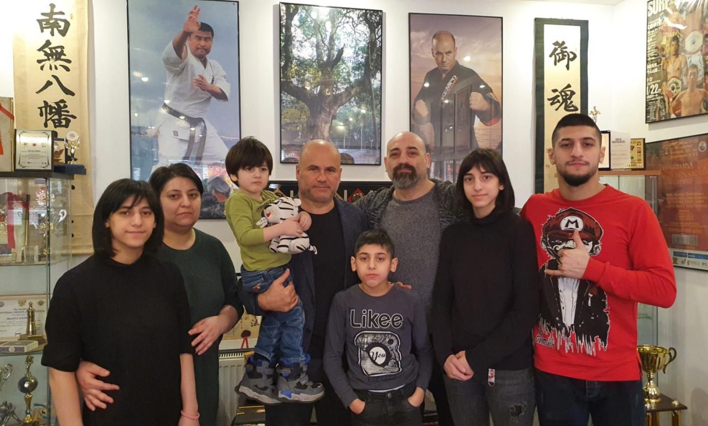 Rauf Ibrahimov, președintele Federației Azere de Kempo, și familia sa au fugit din Ucraina! Strada și blocul în care locuiau în Kiev, bombardate de armata rusă! Cine i-a ajutat în România