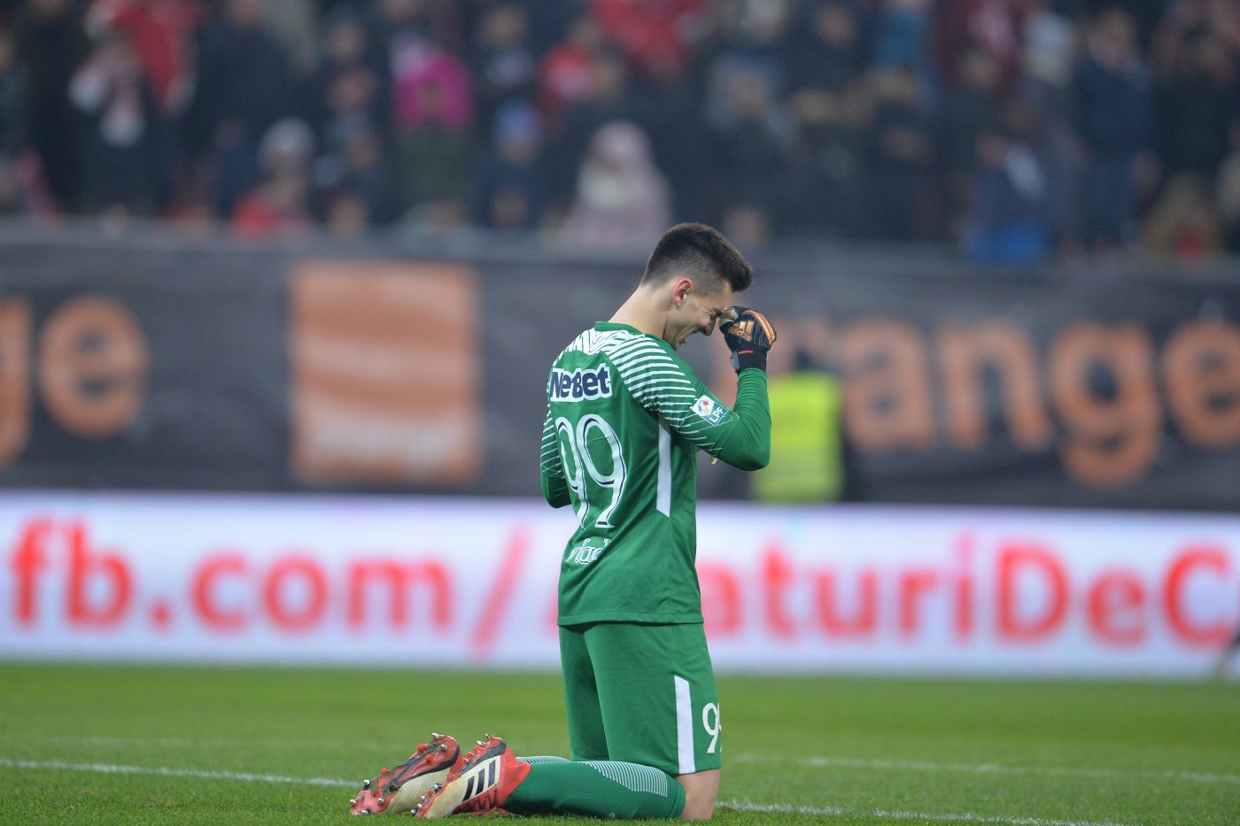 L-a descoperit pe Andrei Vlad, iar acum nu-i mai dă nicio șansă la FCSB. „Poate pleacă în altă parte!”