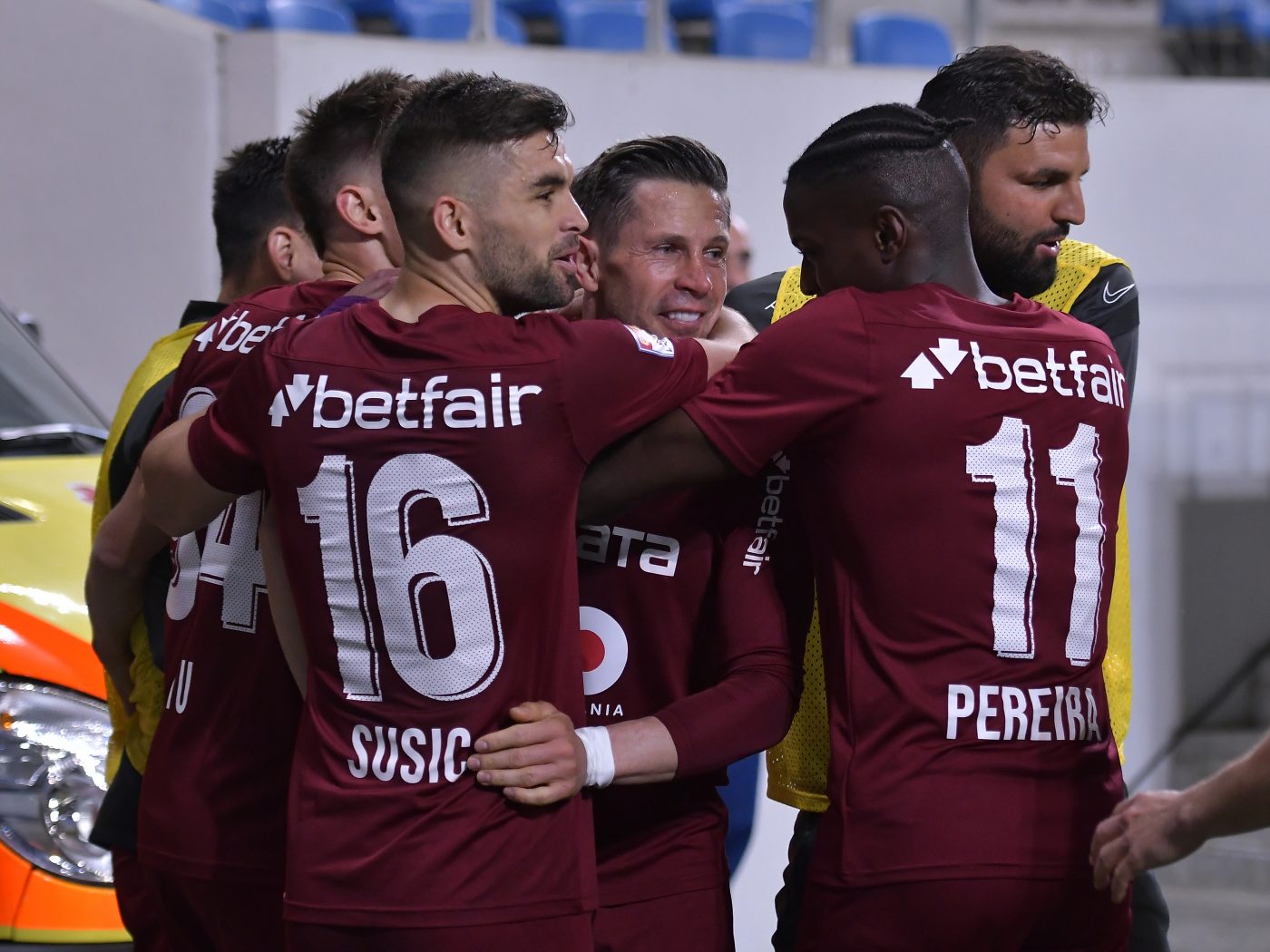 Pierdere grea pentru CFR Cluj: „E out pentru restul sezonului”. Dan Petrescu apelează la un jucător care n-a mai jucat de 7 luni