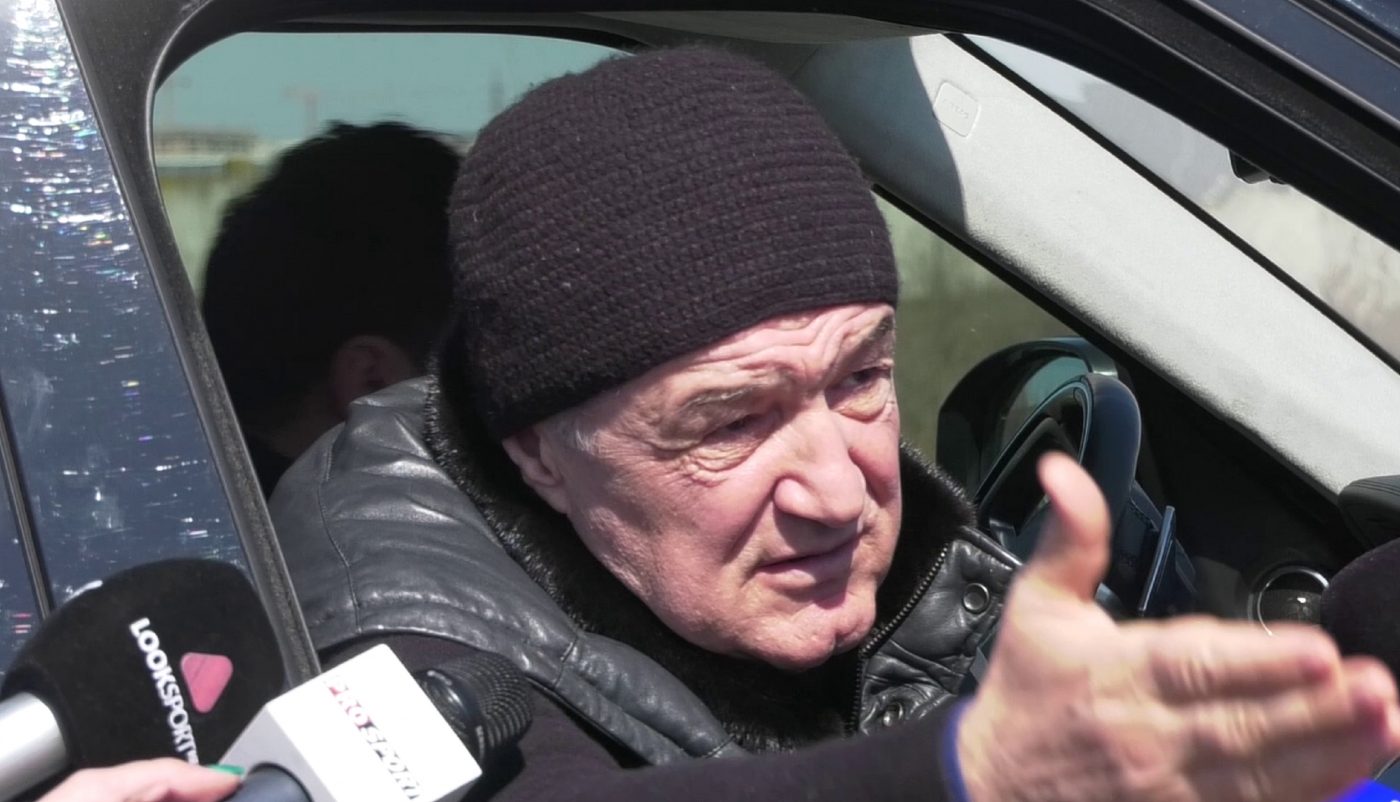 Scandal cu Gigi Becali la Palat: un om nevoiaș a încercat să îi smulgă miliardarului teancul de bani din mână!