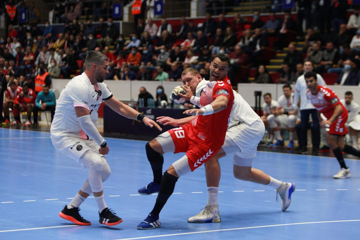 Nebunie înaintea super meciului Dinamo – PSG! „Dulăii” anunță show total în Liga Campionilor: „Va fi record de asistență!”