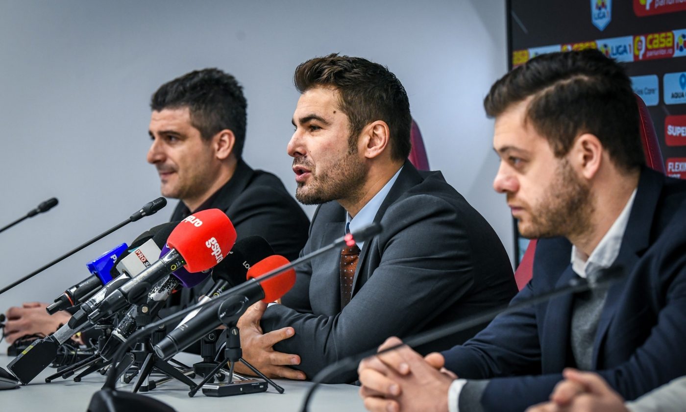 Dinu Gheorghe îi pune la punct pe Adrian Mutu și Victor Angelescu, după reacțiile agresive din conferința de presă: „Hai să respectăm o ierarhie totuși! Nu îl poți compara cu Hagi”  | VIDEO EXCLUSIV ProSport Live