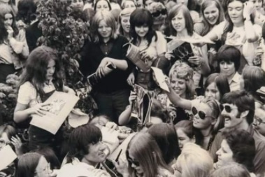 Povestea unei fotografii celebre cu Ilie Năstase la Wimbledon! „Nu puteam să-i mulțumesc pe toți” + Cum arată noua sticlă de vin cu numele fostului sportiv | SPECIAL