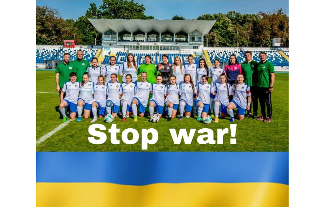 Un club ieșean vine în sprijinul refugiaților de la Vama Siret, cu 100 de saltele. Fotbalistele de la Dinamo Kiev, invitate să se pregătească la Iași