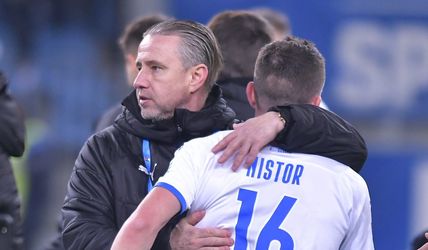 Gripa continuă să facă ravagii la Universitatea Craiova, chiar înaintea derby-ului cu FCSB: Dan Nistor, în perfuzii. Laurențiu Reghecampf apelează la jucători de la echipa satelit | EXCLUSIV