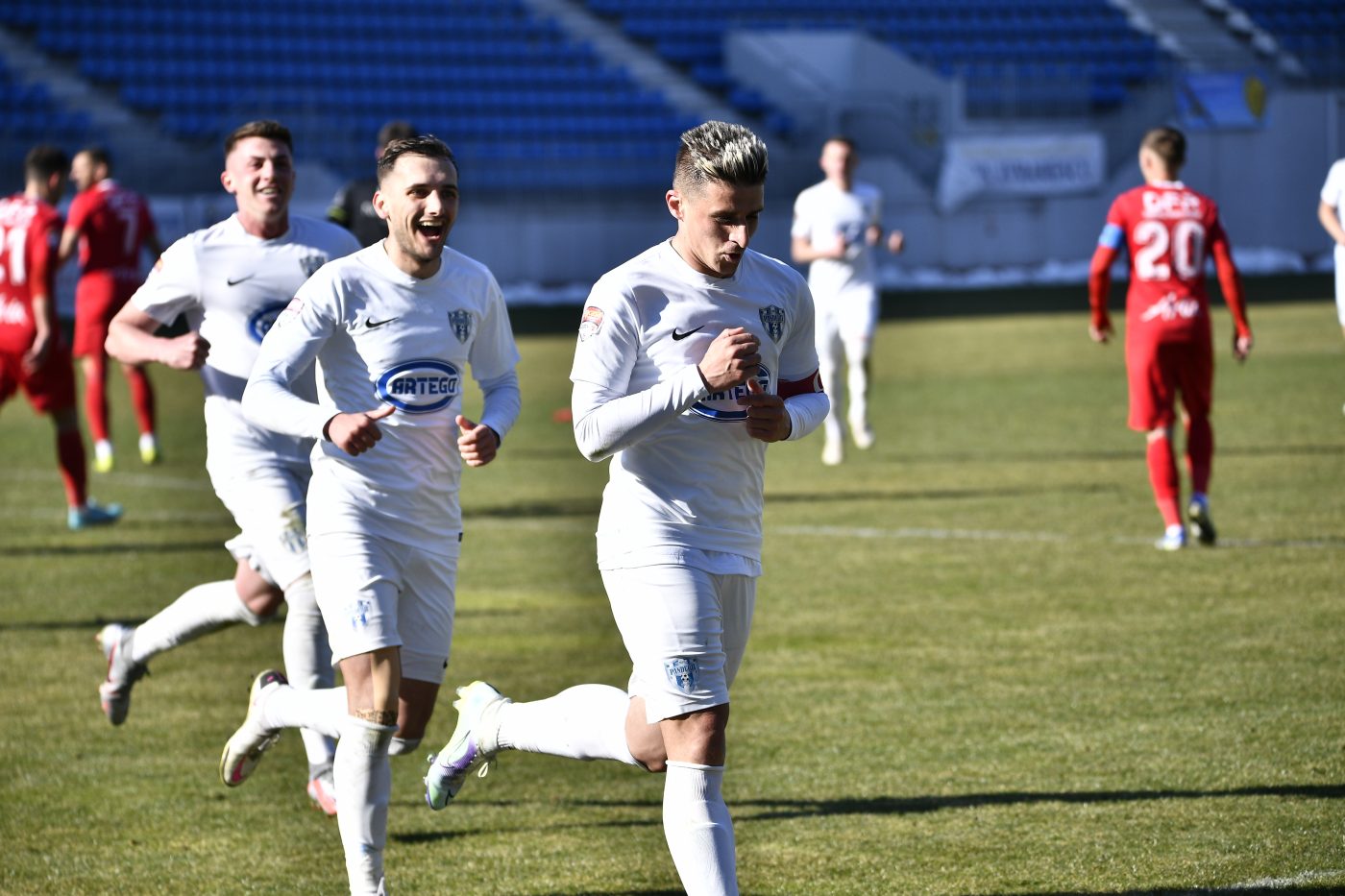 EXCLUSIV | Grevă la un club din Liga 2! Jucătorii au refuzat să se mai antreneze din cauza restanțelor salariale. Reacția antrenorului