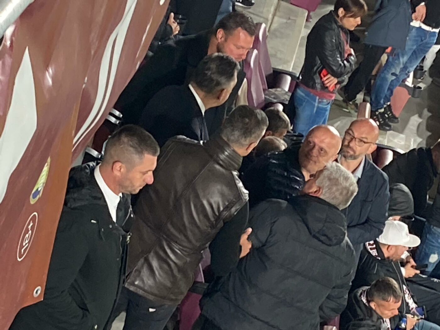 Apariție surprinzătoare la Rapid – Gaz Metan! Unul dintre apropiații lui Gigi Becali a mers pe stadionul din Giulești | FOTO