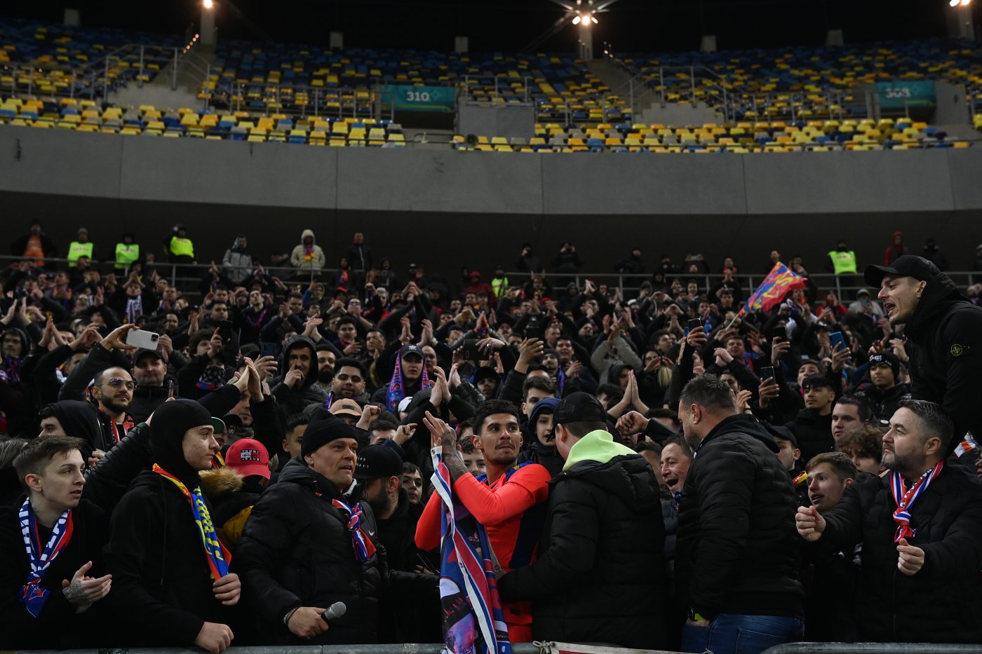 Atmosferă incendiară la derby-ul FCSB – Universitatea Craiova! Câte bilete s-au vândut pentru partida de pe „Arena Națională”