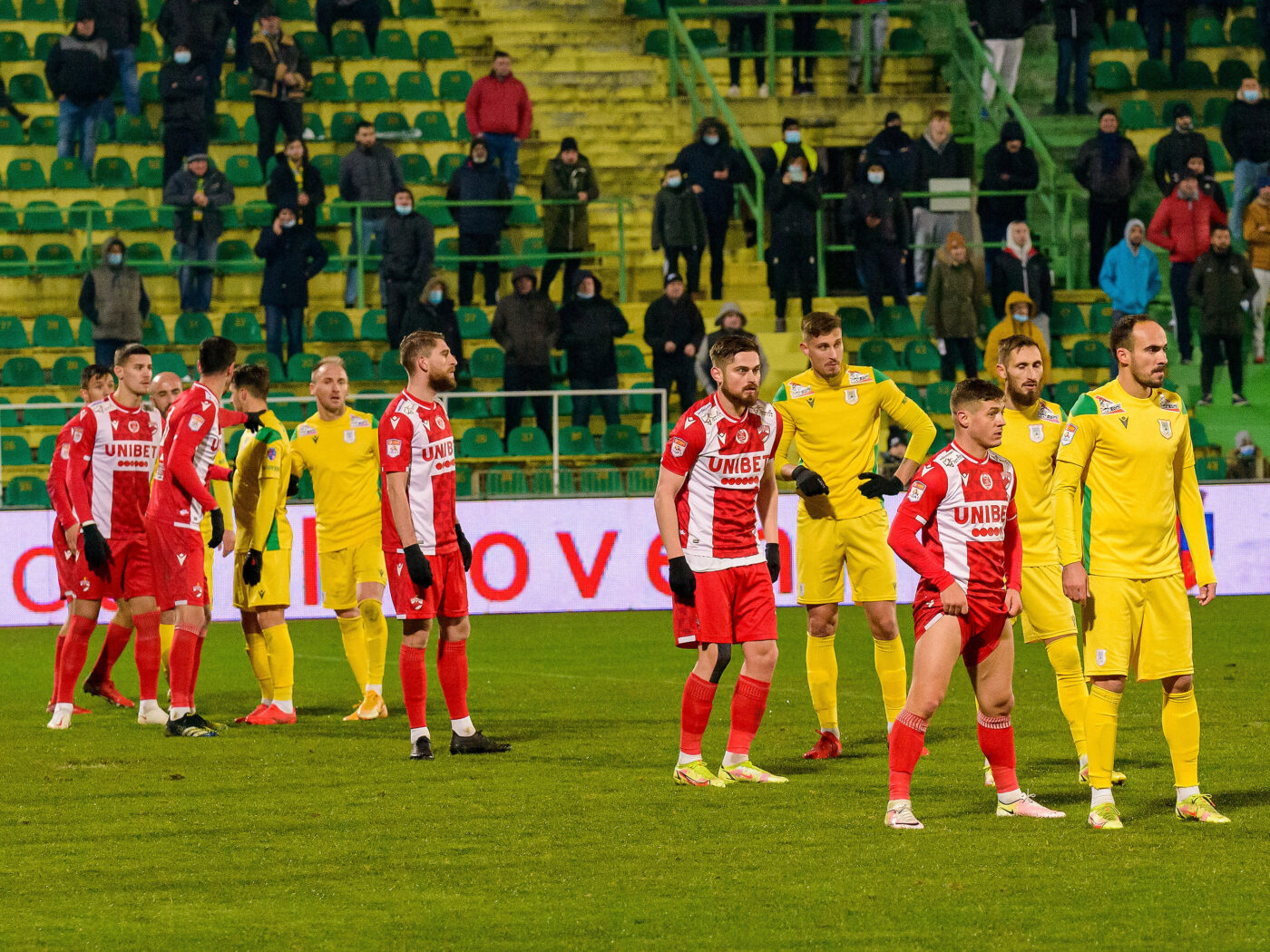Se dezintegrează Dinamo: un titular a cerut să plece, iar acum nu mai prinde lotul lui Dusan Uhrin, deși echipa e în degringoladă!