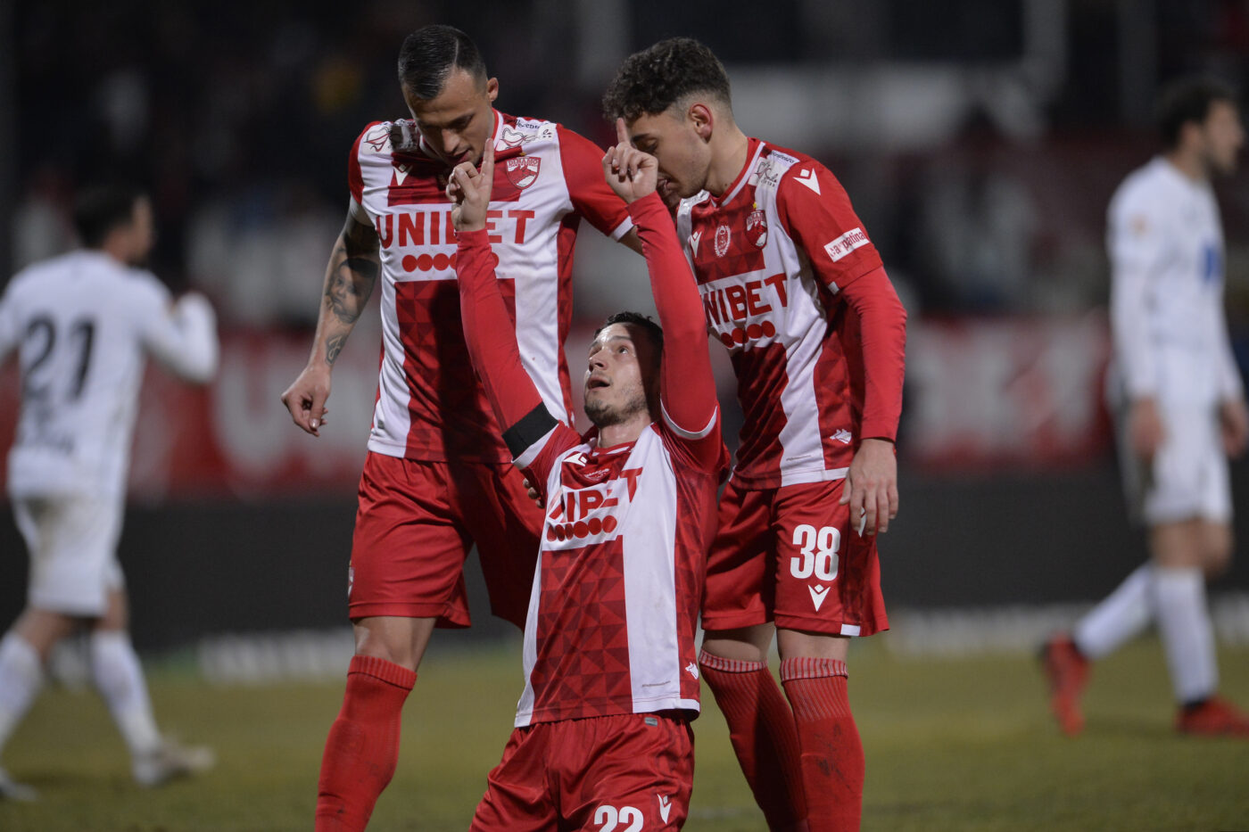 Dinamo se dezbină! 17 jucători vor să plece dacă echipa din „Ștefan cel Mare” dacă aceasta va retrograda în Liga 2