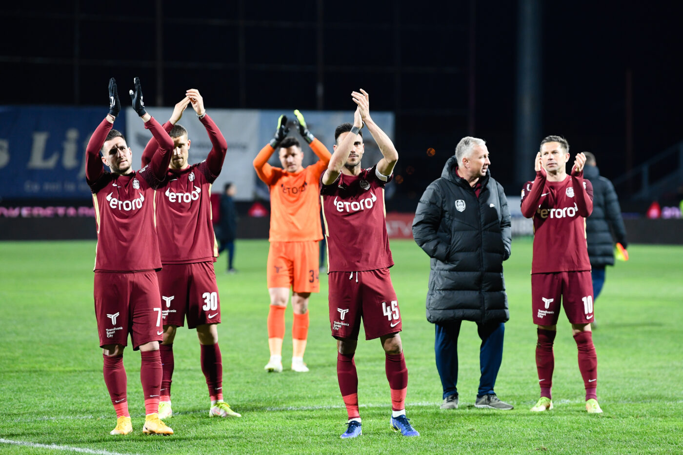 Conducerea lui CFR Cluj neagă „ruptura” cu antrenorul Dan Petrescu: „Nu e un dezastru… deocamdată!”