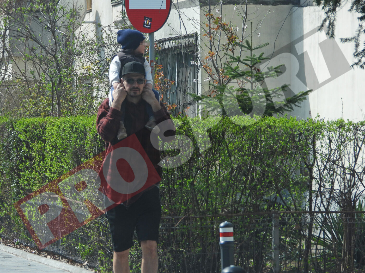 Lukasz Szukala, un tată grijuliu! Cum a fost surprins fostul internațional polonez | FOTO EXCLUSIV